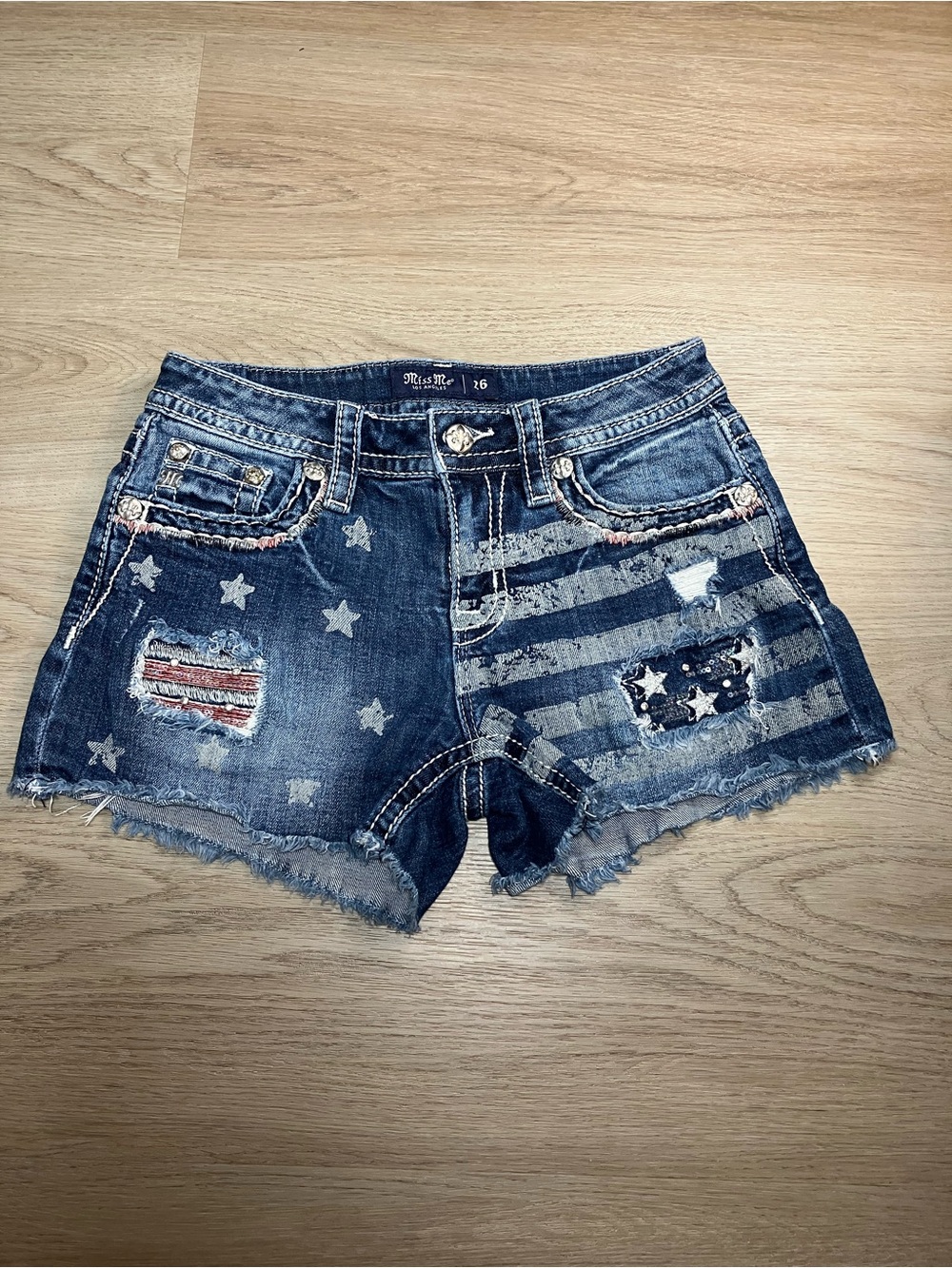 Miss Me Women's Mid-Rise Destructed Women's Shorts size 26